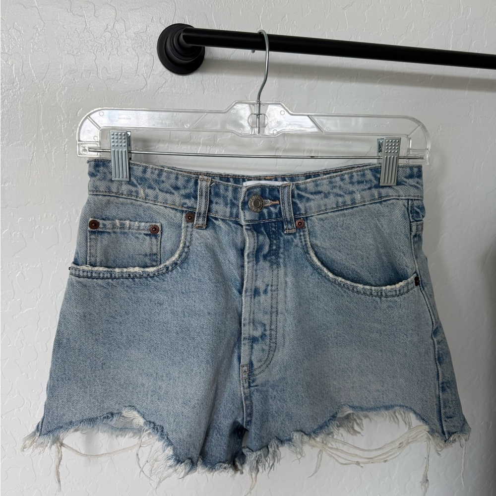 Zara Light-Wash Denim Blue Women's Shorts